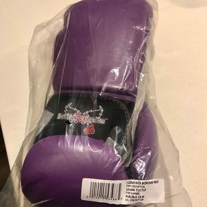 ILKB I Love Kickboxing NWT Purple Boxing Gloves 12
